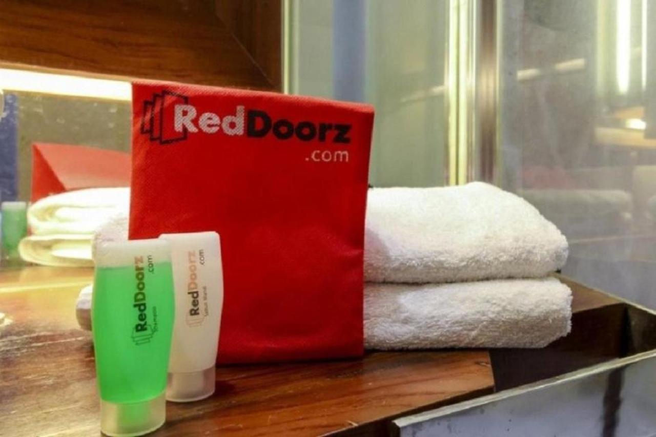 Reddoorz Plus @ Karet Setiabudi Jakarta Eksteriør bilde